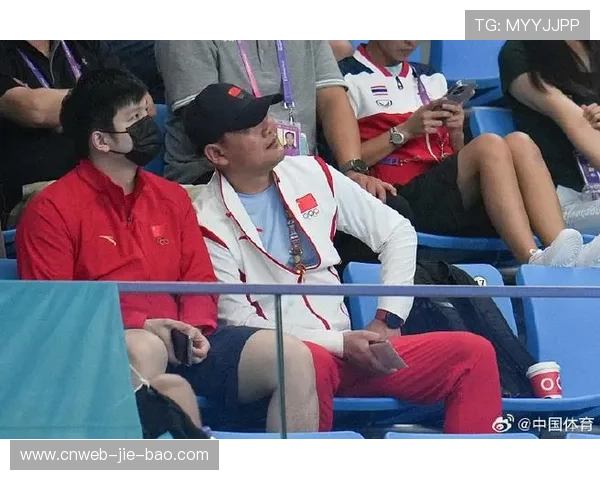 波尔现场观战多特蒙德，与樊振东拥抱致意